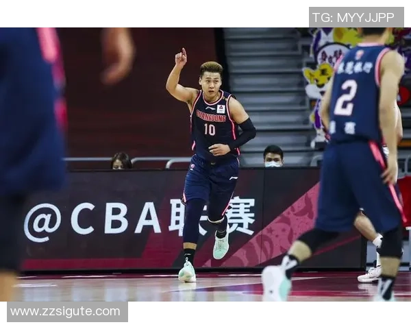 武汉篮球队强势领跑选拔赛积分榜积53分展现冠军潜力 武汉篮球队强势领跑选拔赛积分榜积53分展现冠军潜力