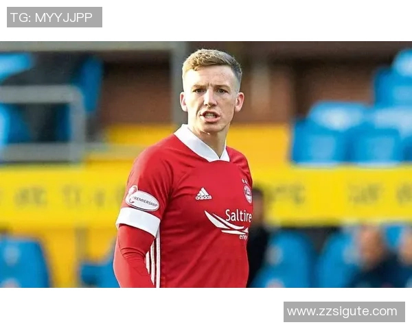 足球明星刘易斯的职业生涯与成就全景解析